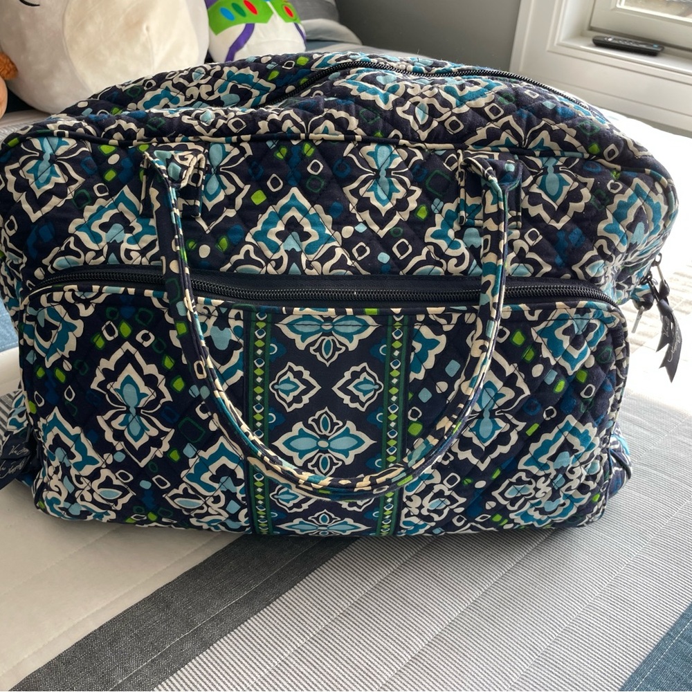 Vera Bradley Ink Blue Weekender. Excellent condition. No long strap